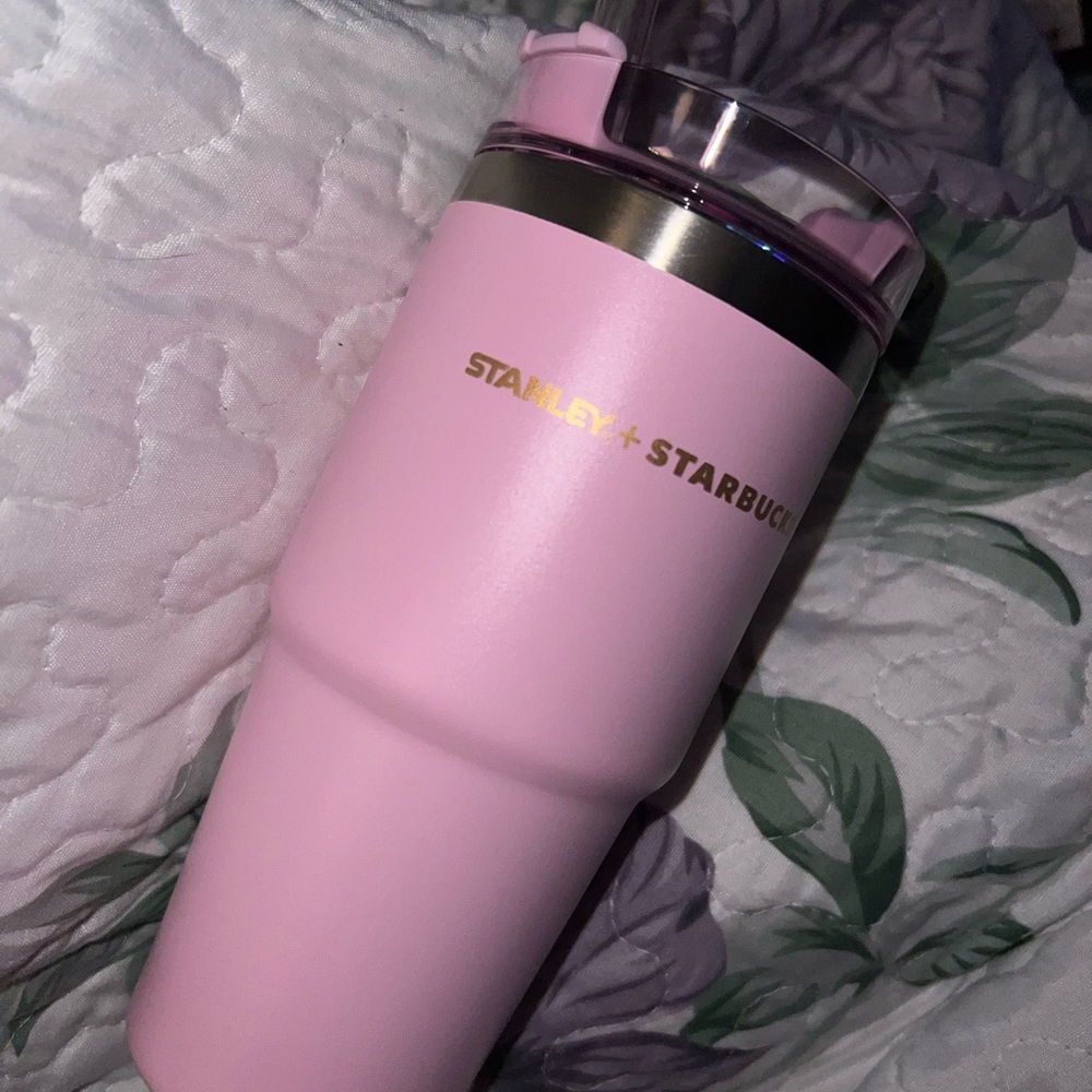 Starbucks x Stanley overseas tumbler